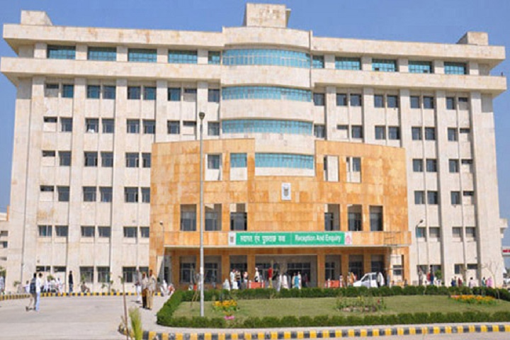 https://cache.careers360.mobi/media/colleges/social-media/media-gallery/6150/2018/10/11/Campus View of BPS Government Medical College for Women Khanpur_Campus-View.jpg